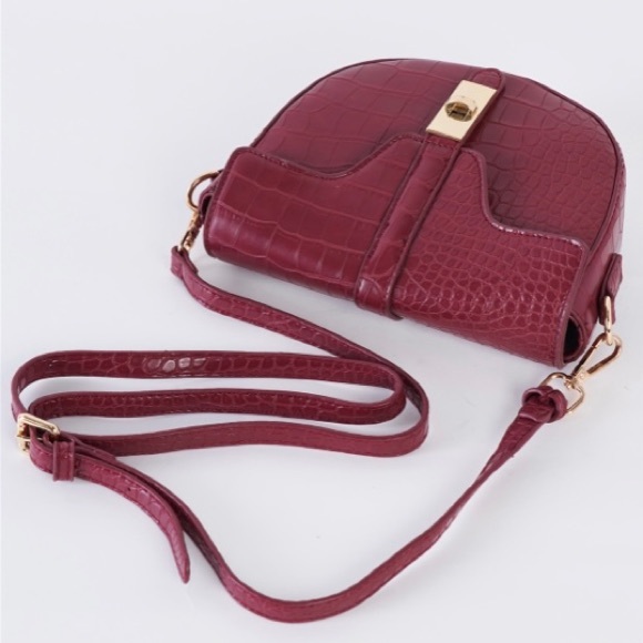 Red Faux Gator Skin Semi Circle Crossbody Bag - Picture 2 of 4